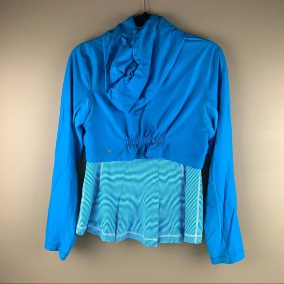 LULULEMON athletica 2 in 1 proactive 2 piece blue & white gingham Jacket size 6 - Picture 2 of 11